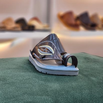 صورة زبيري وطني مطرز مديل و45